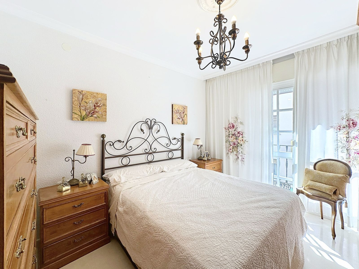 3 Bed Apartment for sale in Estepona Costa Del Sol, Málaga, Spain