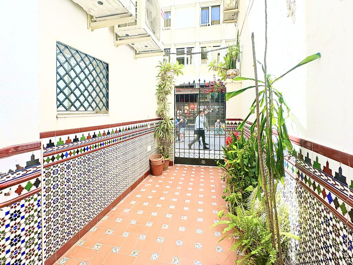 3 Bed Apartment for sale in Estepona Costa Del Sol, Málaga, Spain