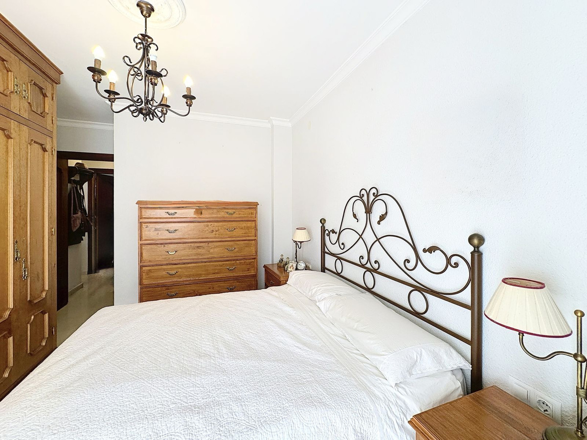 3 Bed Apartment for sale in Estepona Costa Del Sol, Málaga, Spain