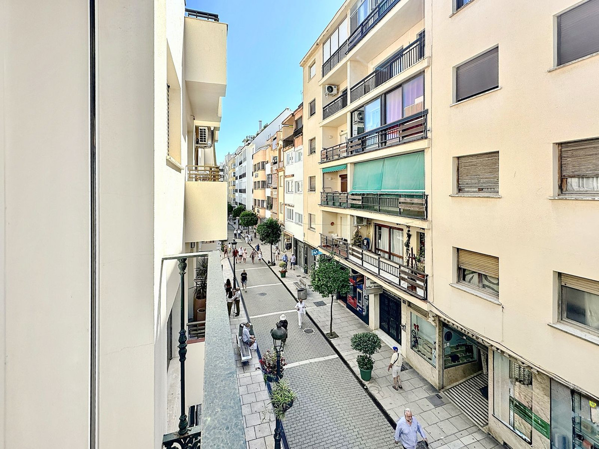 3 Bed Apartment for sale in Estepona Costa Del Sol, Málaga, Spain