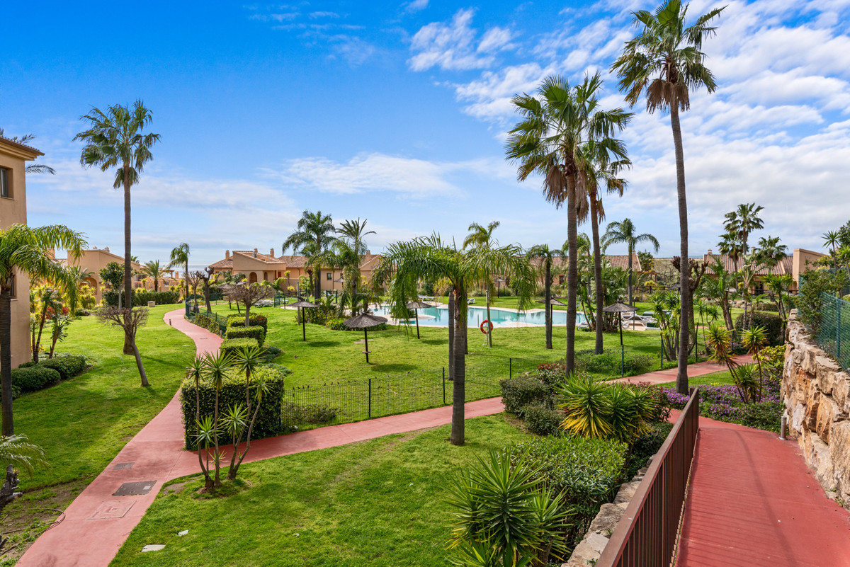 3 Bed Apartment for sale in Benahavís Costa Del Sol, Málaga, Spain