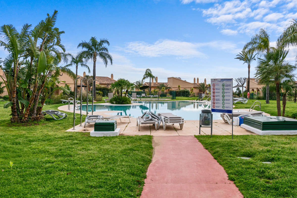 3 Bed Apartment for sale in Benahavís Costa Del Sol, Málaga, Spain
