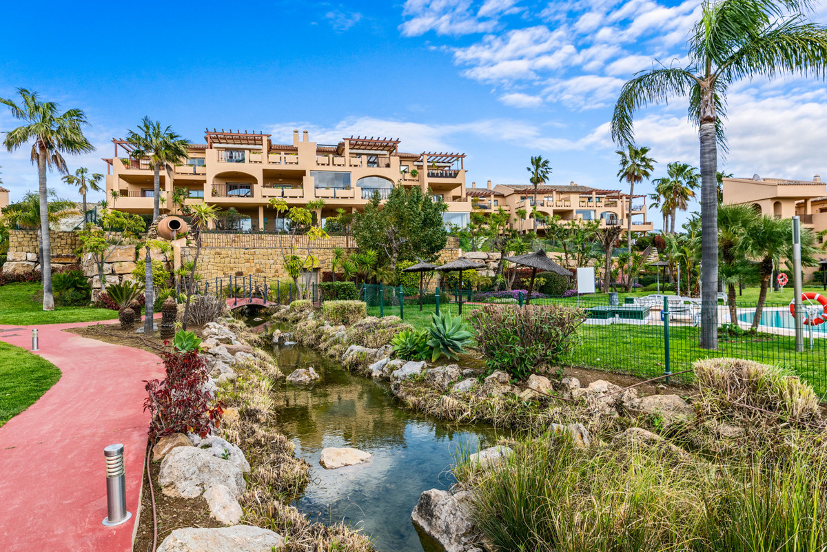 3 Bed Apartment for sale in Benahavís Costa Del Sol, Málaga, Spain