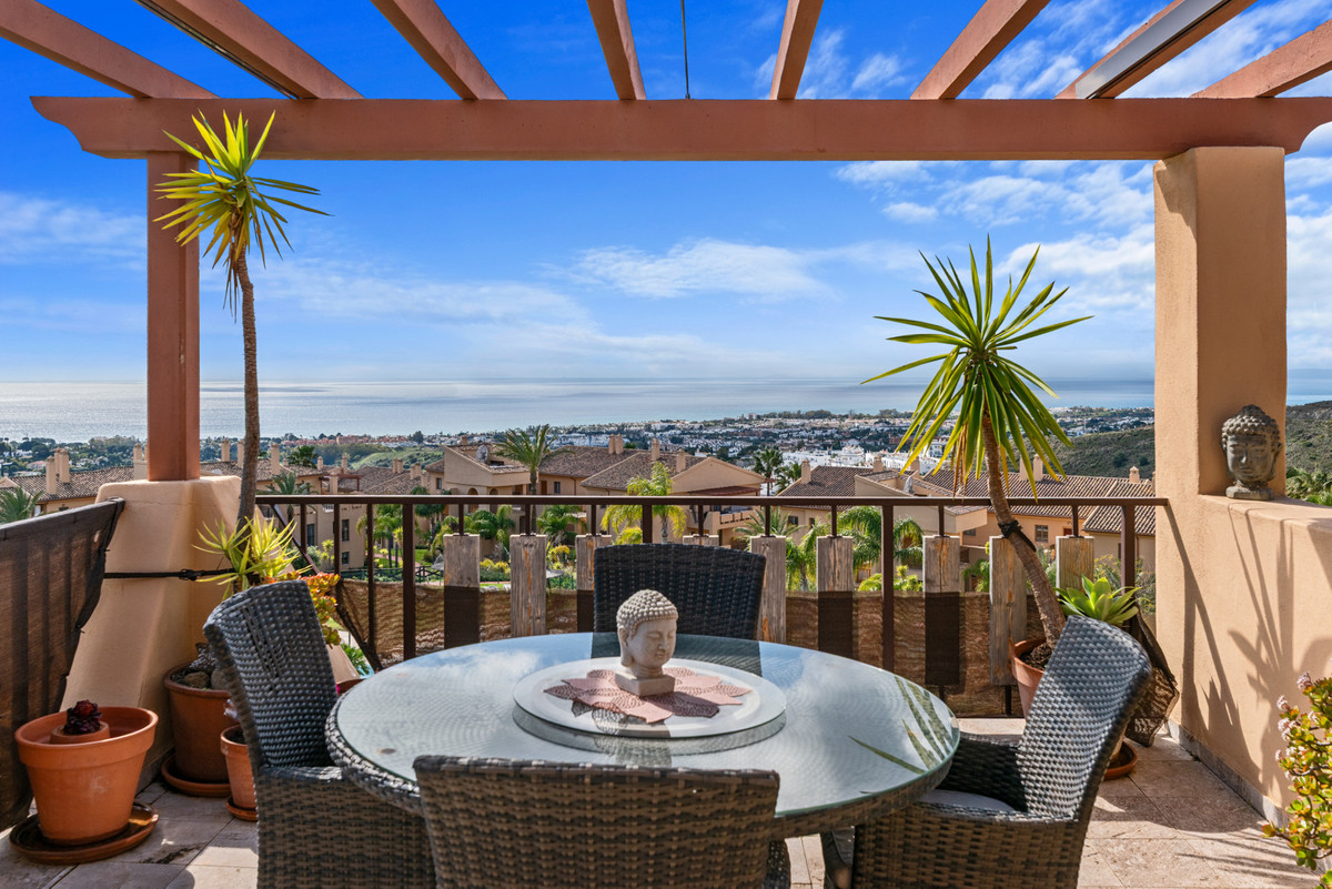 3 Bed Apartment for sale in Benahavís Costa Del Sol, Málaga, Spain