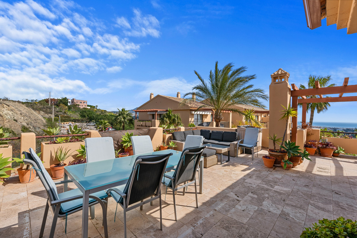 3 Bed Apartment for sale in Benahavís Costa Del Sol, Málaga, Spain