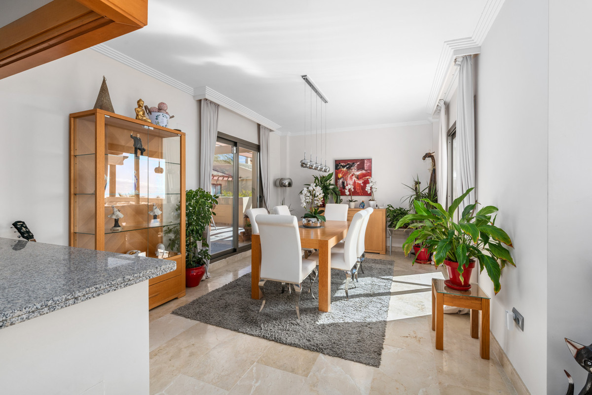 3 Bed Apartment for sale in Benahavís Costa Del Sol, Málaga, Spain