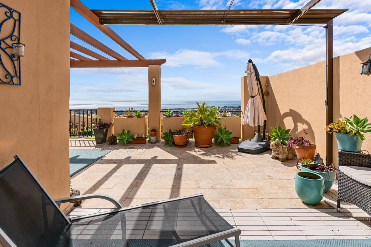 3 Bed Apartment for sale in Benahavís Costa Del Sol, Málaga, Spain