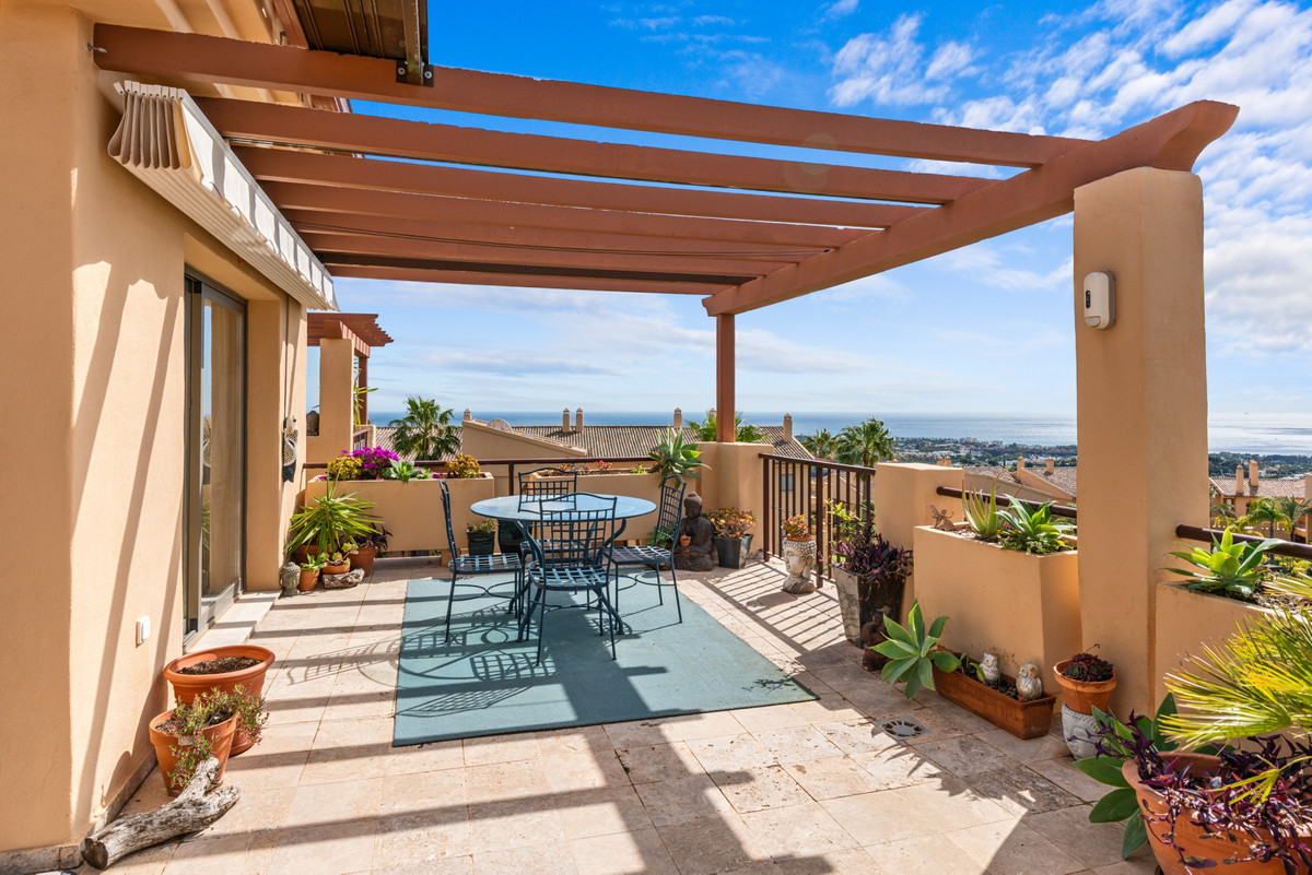 3 Bed Apartment for sale in Benahavís Costa Del Sol, Málaga, Spain