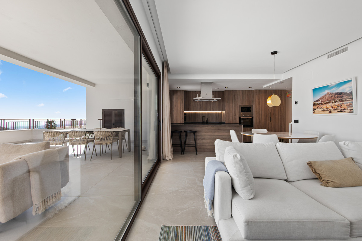 3 Bed Apartment for sale in Istán Costa Del Sol, Málaga, Spain