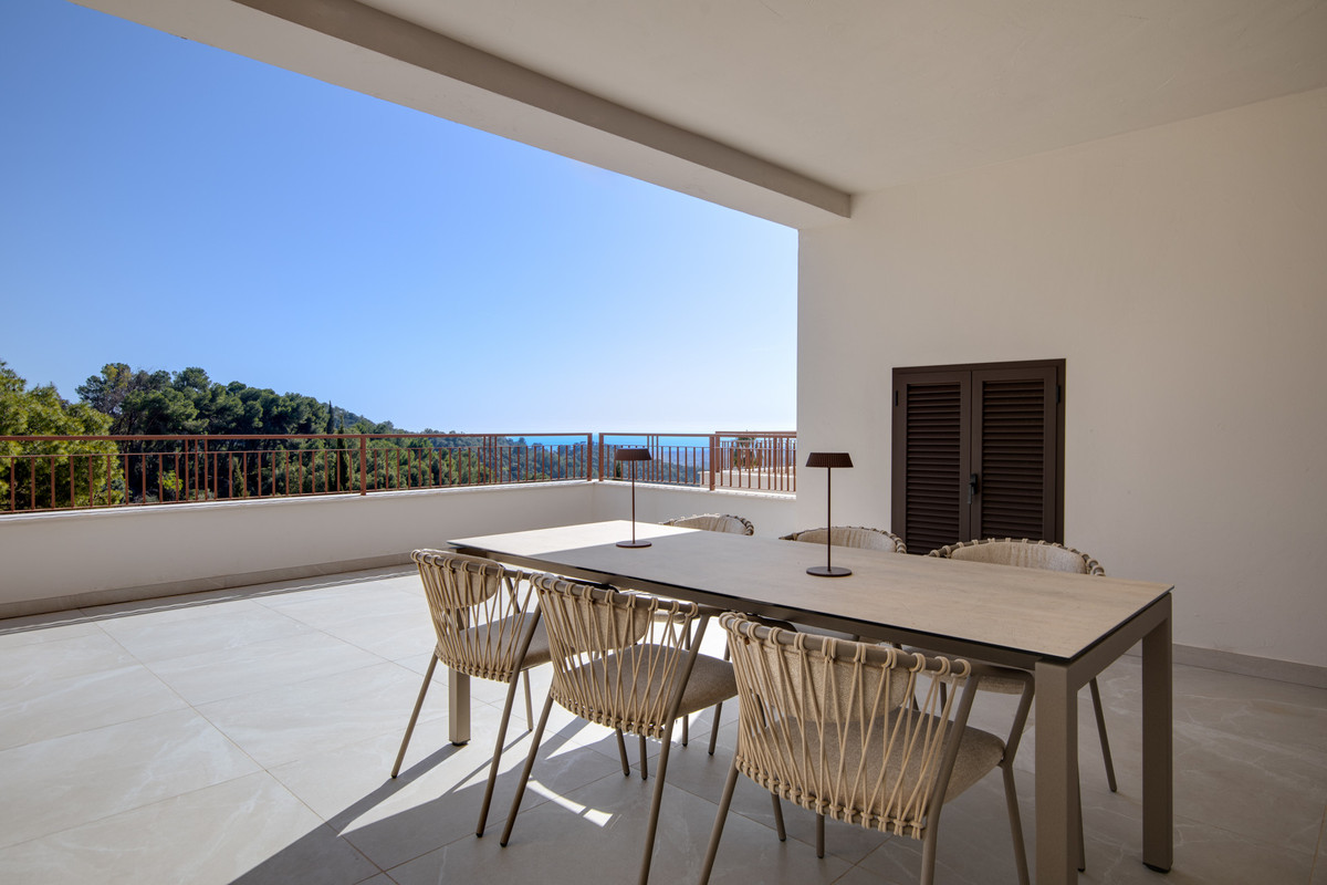 3 Bed Apartment for sale in Istán Costa Del Sol, Málaga, Spain