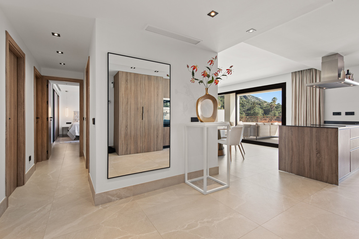 3 Bed Apartment for sale in Istán Costa Del Sol, Málaga, Spain
