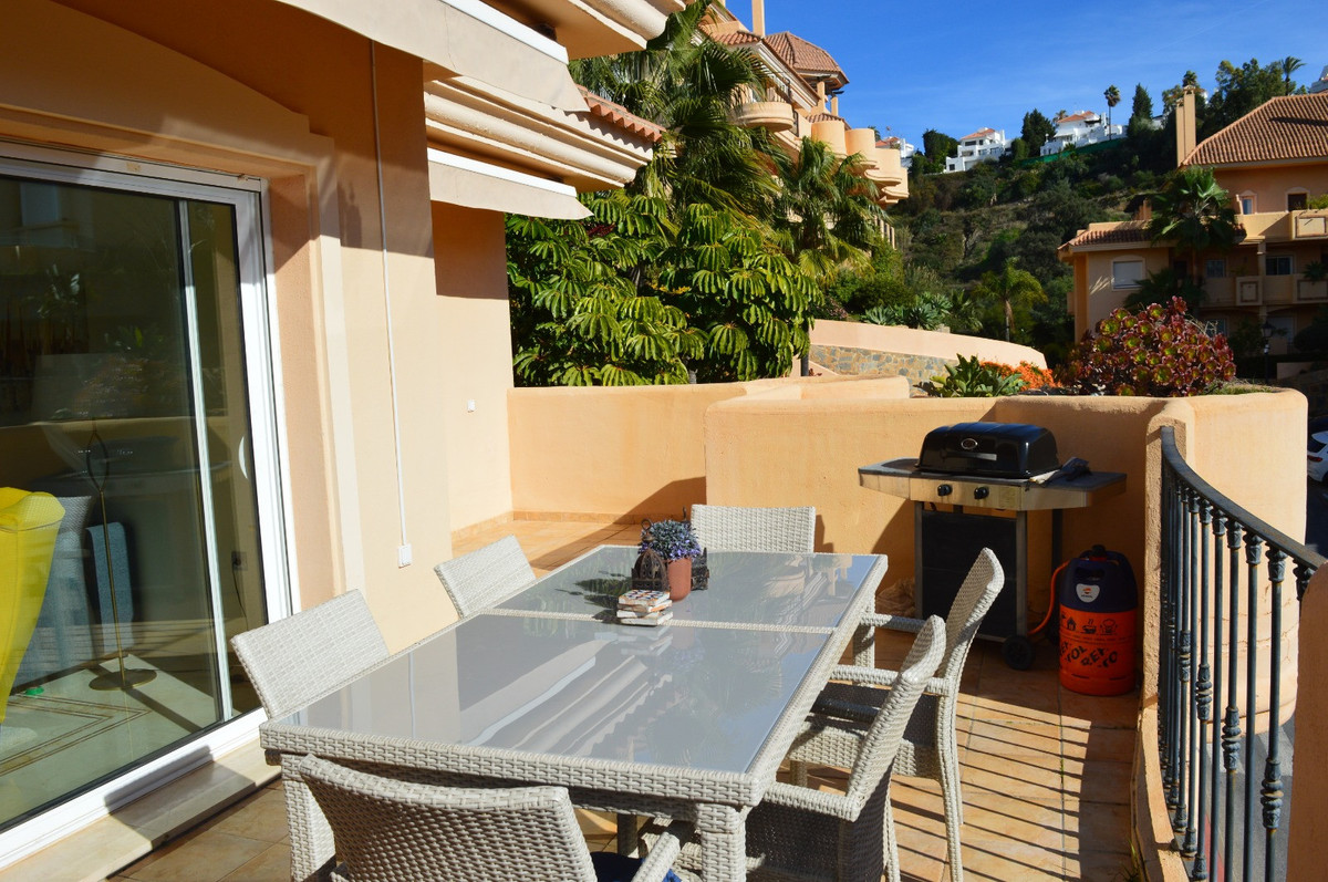 3 Bed Apartment for sale in Nueva Andalucía Costa Del Sol, Málaga, Spain