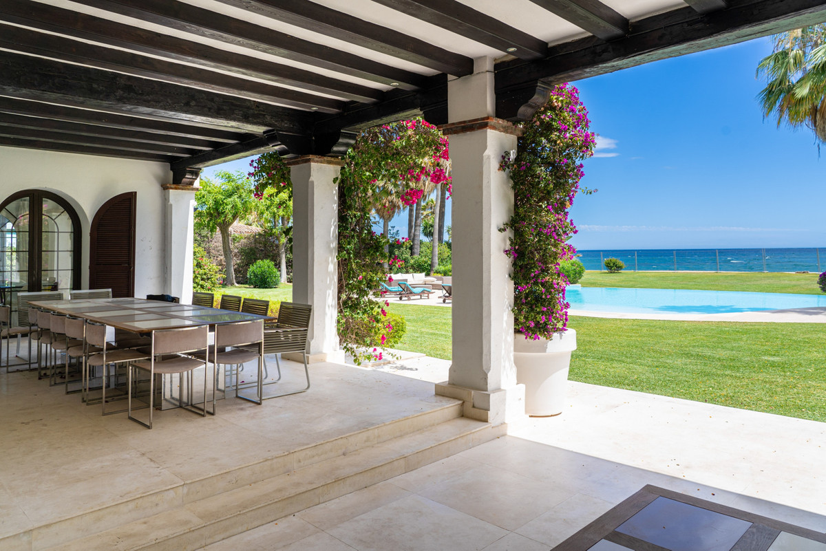 Se vende Villa - Chalet de 9 dormitorios en Costa Del Sol, Málaga, España