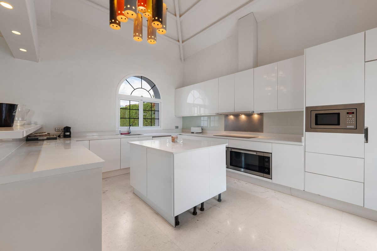 Se vende Villa - Chalet de 9 dormitorios en Costa Del Sol, Málaga, España