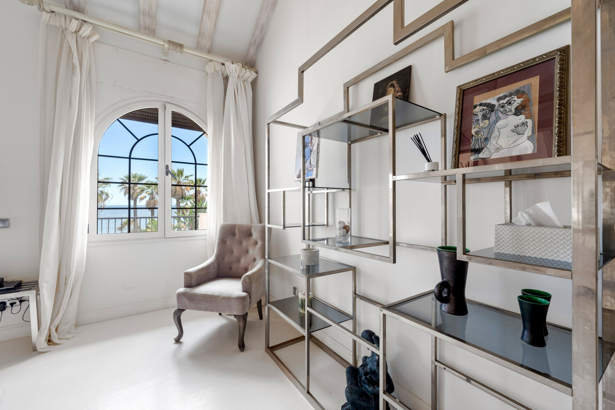 Se vende Villa - Chalet de 9 dormitorios en Costa Del Sol, Málaga, España