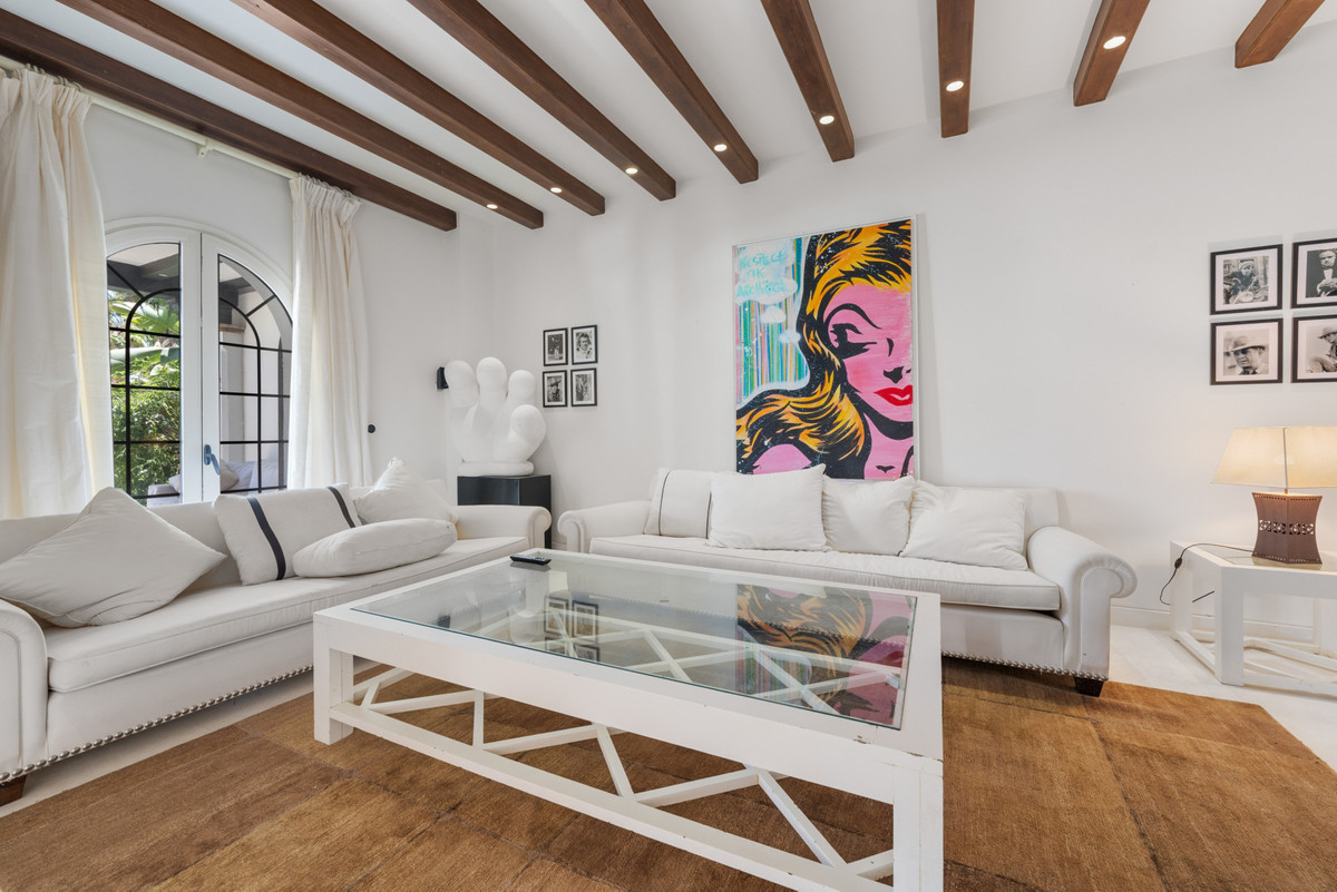 Se vende Villa - Chalet de 9 dormitorios en Costa Del Sol, Málaga, España