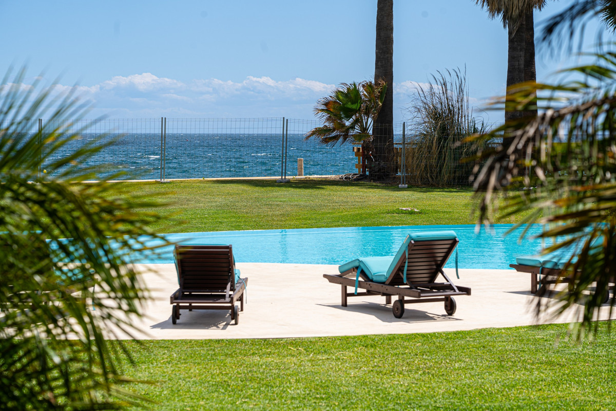 Se vende Villa - Chalet de 9 dormitorios en Costa Del Sol, Málaga, España