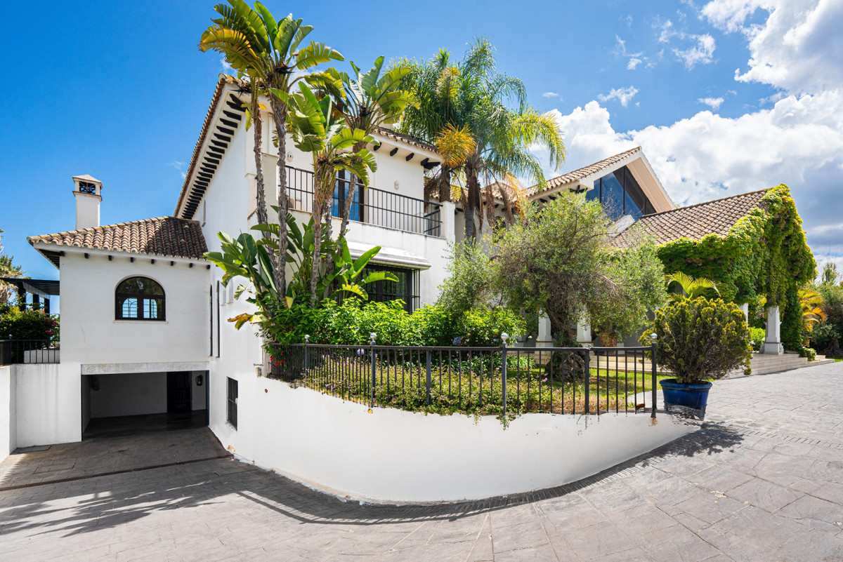 Se vende Villa - Chalet de 9 dormitorios en Costa Del Sol, Málaga, España