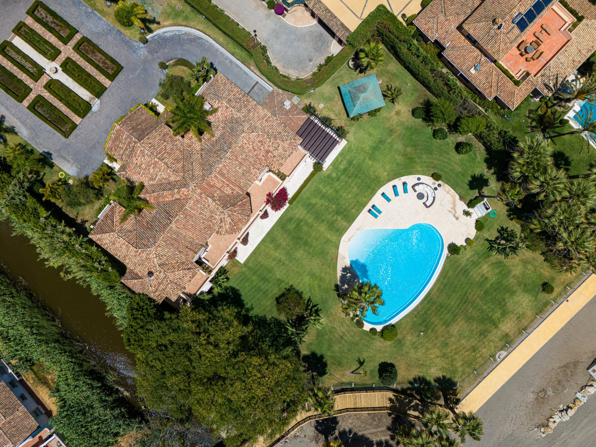 Se vende Villa - Chalet de 9 dormitorios en Costa Del Sol, Málaga, España