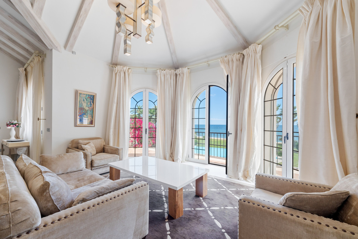 Se vende Villa - Chalet de 9 dormitorios en Costa Del Sol, Málaga, España