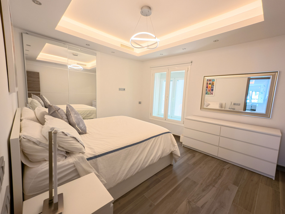 Se vende Apartamento Planta Media de 2 dormitorios en Costa Del Sol, Málaga, España