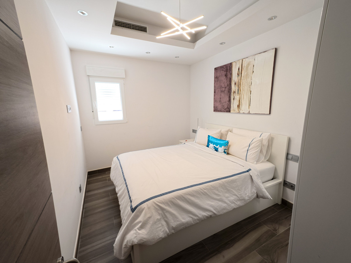 Se vende Apartamento Planta Media de 2 dormitorios en Costa Del Sol, Málaga, España
