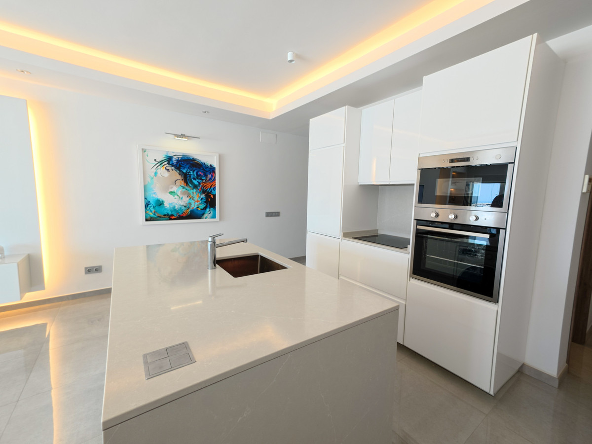 Se vende Apartamento Planta Media de 2 dormitorios en Costa Del Sol, Málaga, España