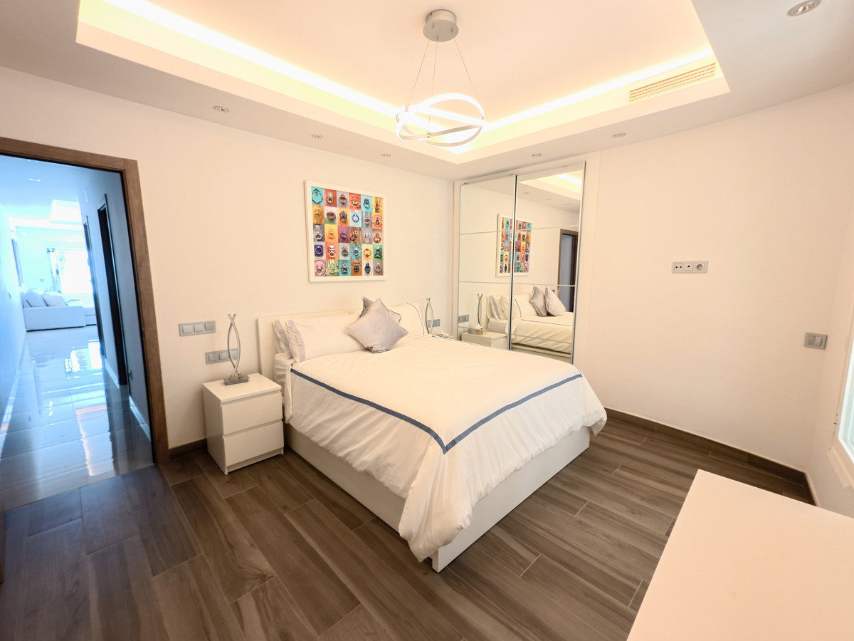 Se vende Apartamento Planta Media de 2 dormitorios en Costa Del Sol, Málaga, España