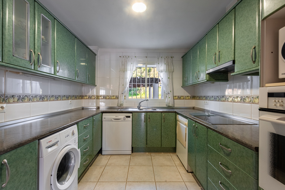 2 Bed Apartment for sale in La Quinta Costa Del Sol, Málaga, Spain