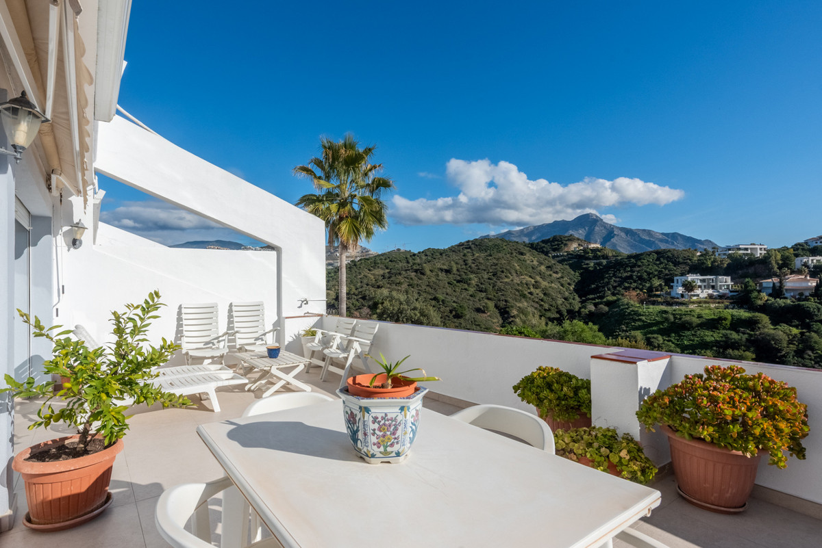 2 Bed Apartment for sale in La Quinta Costa Del Sol, Málaga, Spain