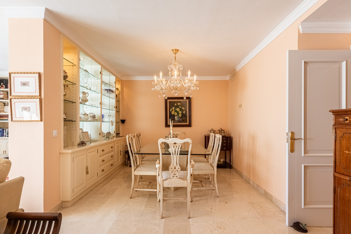 2 Bed Apartment for sale in La Quinta Costa Del Sol, Málaga, Spain