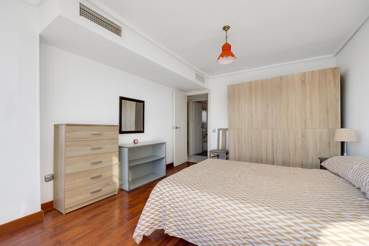 Se vende Apartamento Planta Media de 2 dormitorios en Costa Blanca, Alicante, España