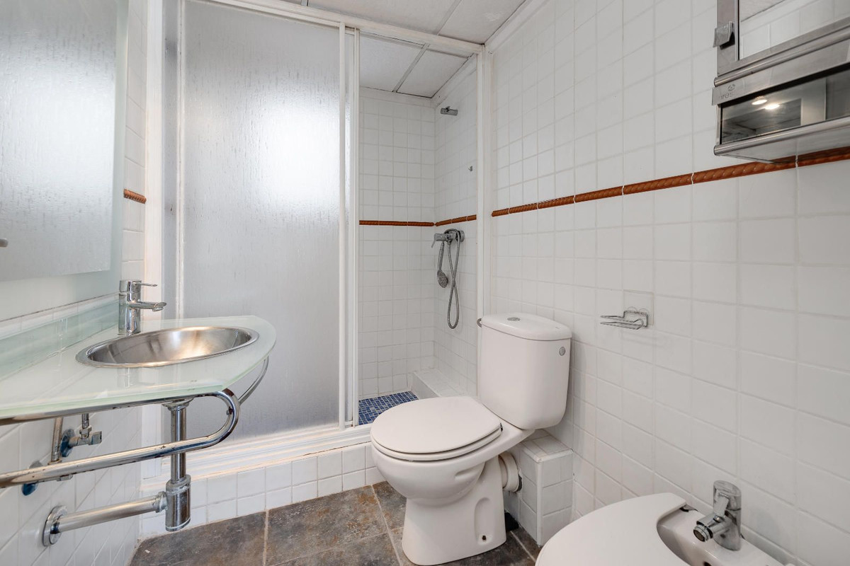 Se vende Apartamento Planta Media de 2 dormitorios en Costa Blanca, Alicante, España
