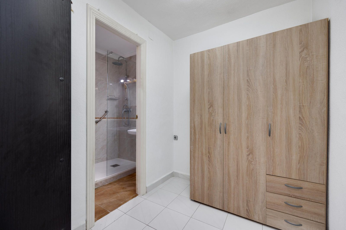 Se vende Apartamento Planta Media de 2 dormitorios en Costa Blanca, Alicante, España