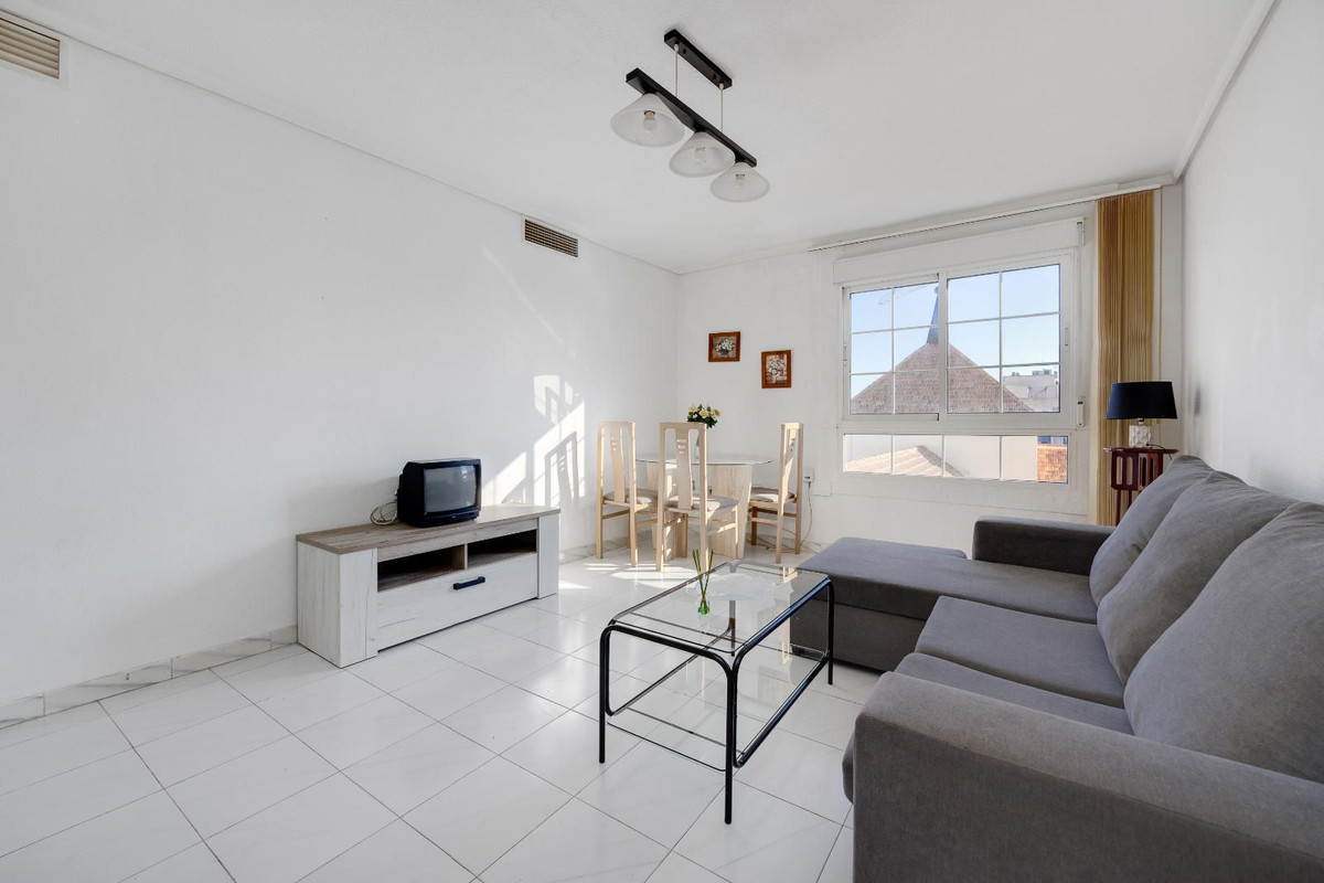 Se vende Apartamento Planta Media de 2 dormitorios en Costa Blanca, Alicante, España