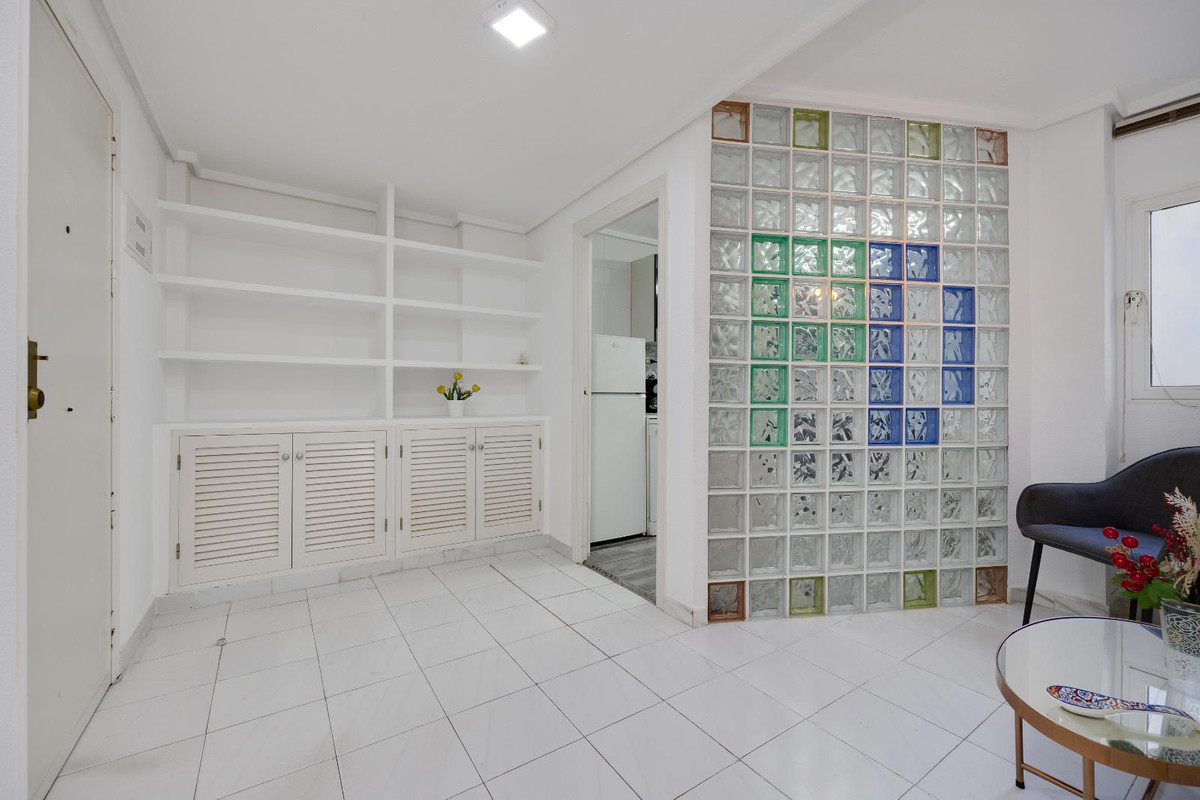 Se vende Apartamento Planta Media de 2 dormitorios en Costa Blanca, Alicante, España