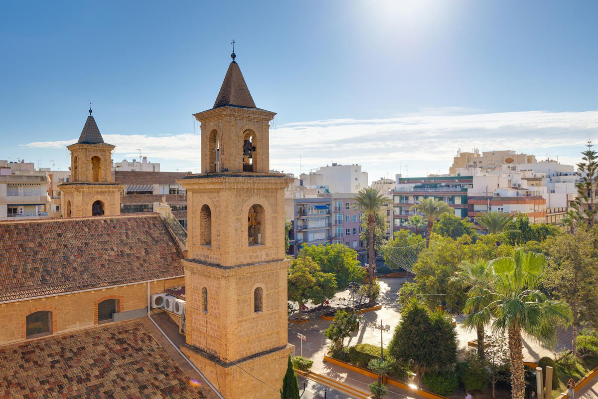 Se vende Apartamento Planta Media de 2 dormitorios en Costa Blanca, Alicante, España