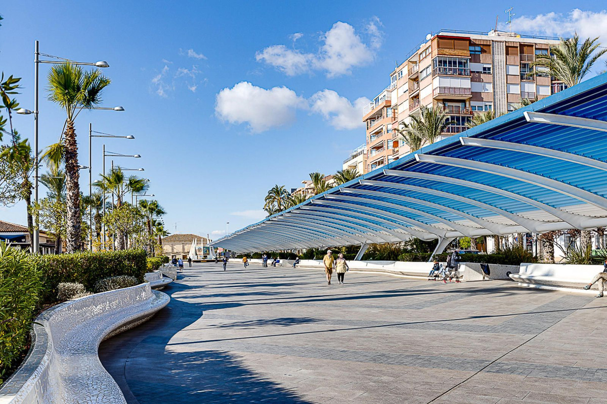 Se vende Apartamento Planta Media de 2 dormitorios en Costa Blanca, Alicante, España