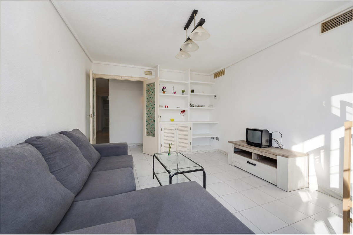 Se vende Apartamento Planta Media de 2 dormitorios en Costa Blanca, Alicante, España