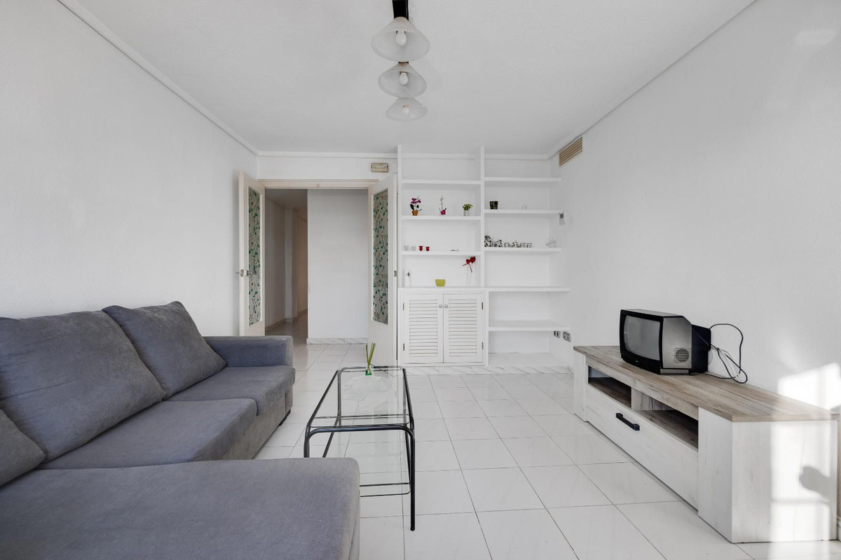 Se vende Apartamento Planta Media de 2 dormitorios en Costa Blanca, Alicante, España