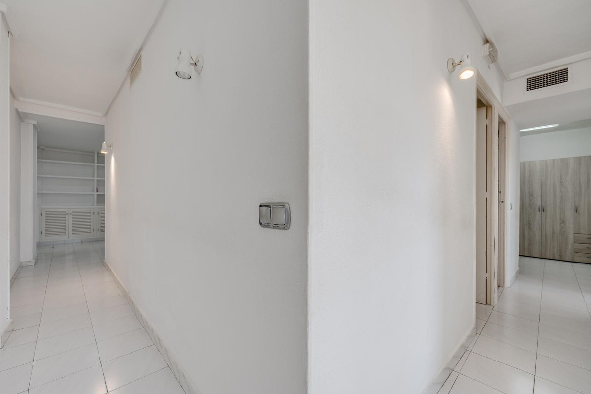 Se vende Apartamento Planta Media de 2 dormitorios en Costa Blanca, Alicante, España