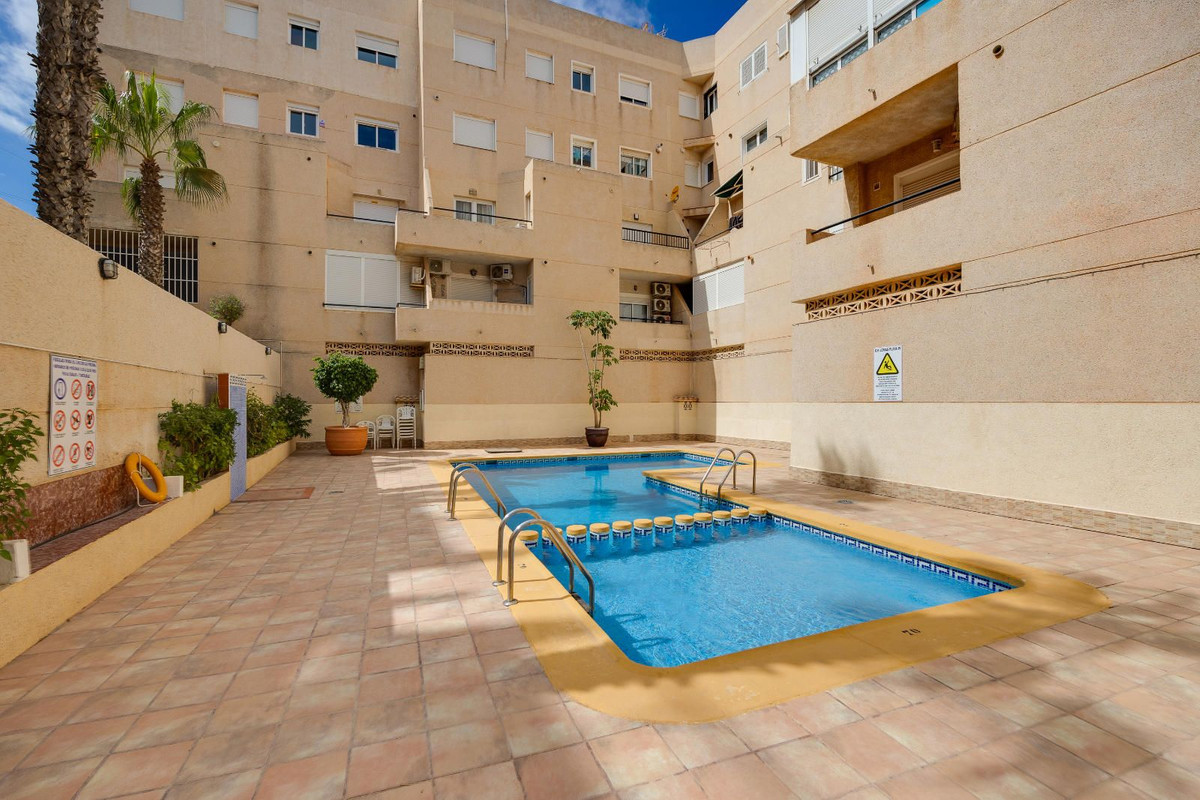 Se vende Apartamento Planta Media de 1 dormitorios en Costa Blanca, Alicante, España