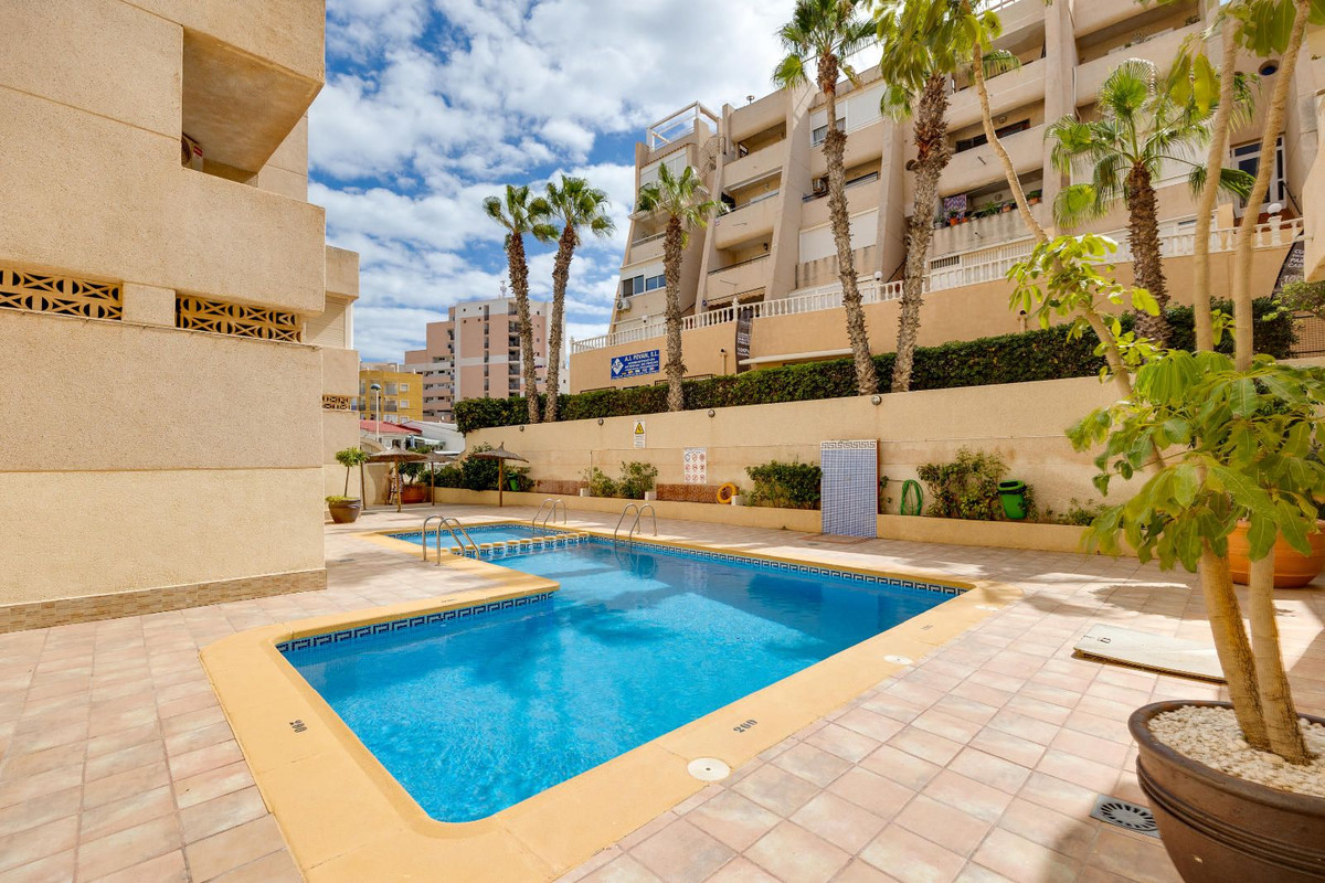 Se vende Apartamento Planta Media de 1 dormitorios en Costa Blanca, Alicante, España