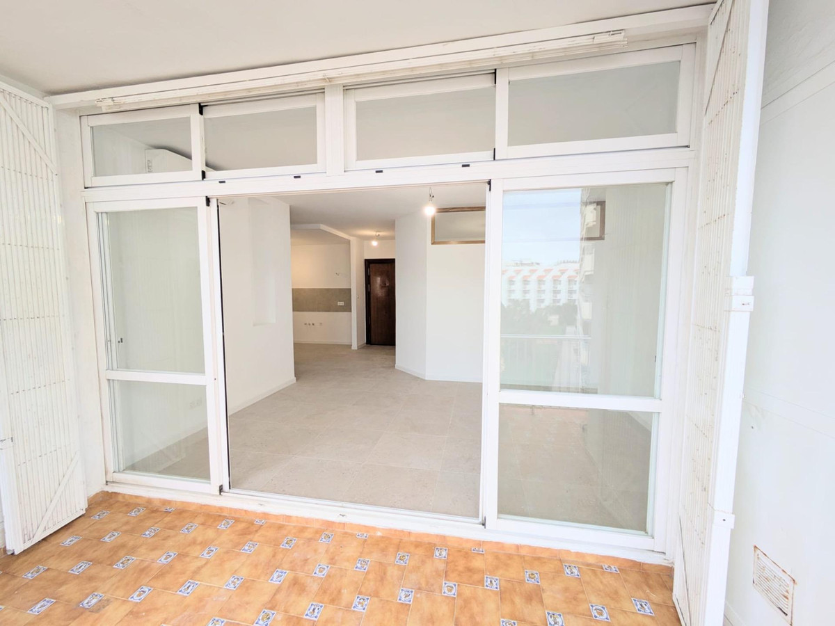 2 Bed Apartment for sale in La Carihuela Costa Del Sol, Málaga, Spain