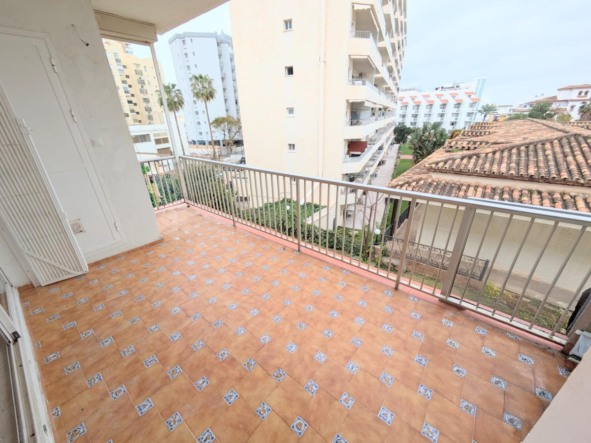2 Bed Apartment for sale in La Carihuela Costa Del Sol, Málaga, Spain