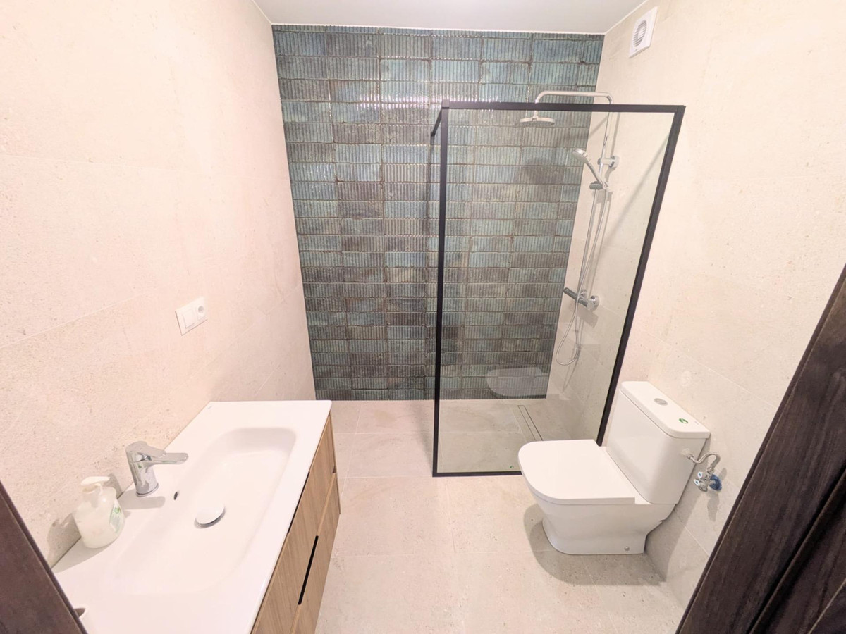 2 Bed Apartment for sale in La Carihuela Costa Del Sol, Málaga, Spain