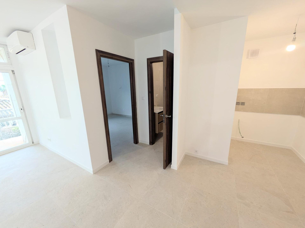 2 Bed Apartment for sale in La Carihuela Costa Del Sol, Málaga, Spain