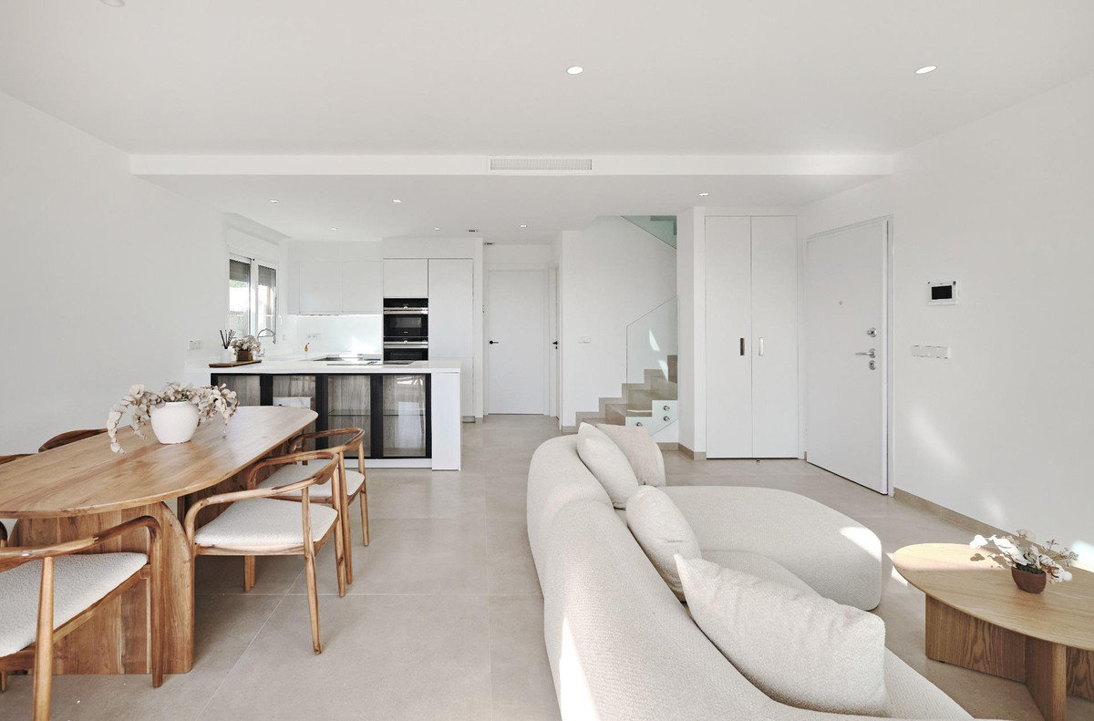 Se vende Villa - Chalet de 3 dormitorios en Costa Blanca, Alicante, España
