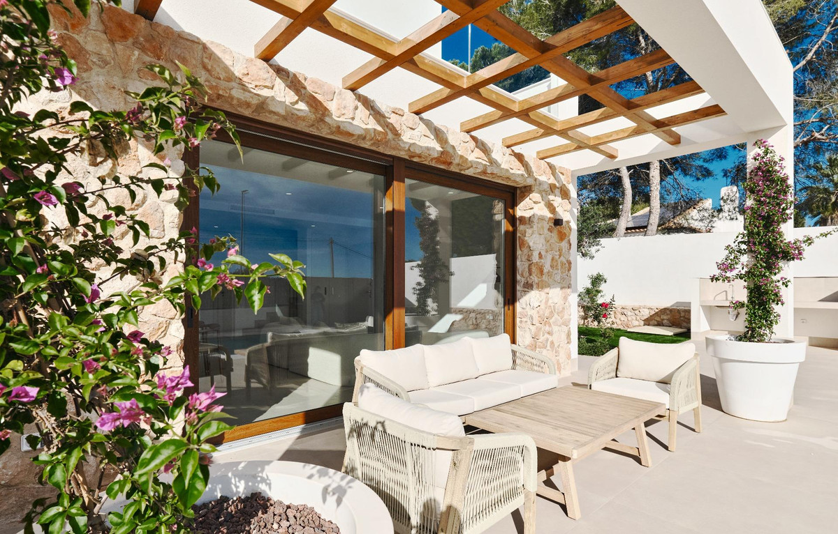Se vende Villa - Chalet de 3 dormitorios en Costa Blanca, Alicante, España