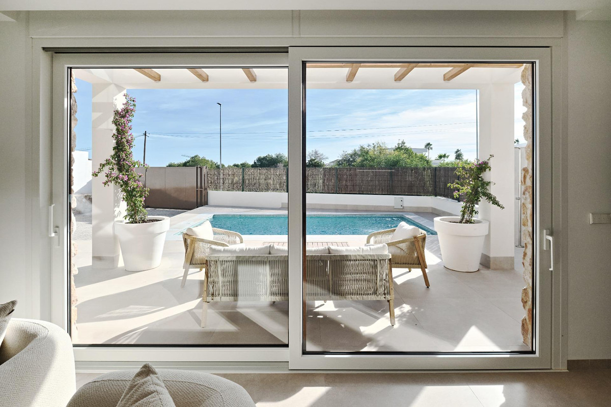 Se vende Villa - Chalet de 3 dormitorios en Costa Blanca, Alicante, España